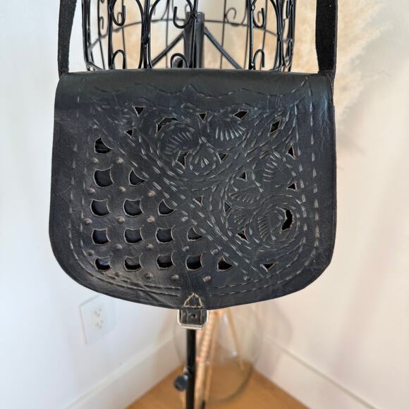 Vintage Moroccan Dark Tooled Leather Saddle Crossbody Bag - Boho Chic - Picture 10 of 10